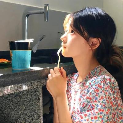 二人漫步几春秋